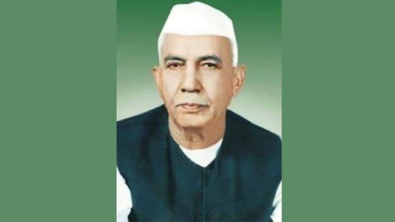 Now Congressmen have also started celebrating Chaudhary Charan Singh’s birthday.