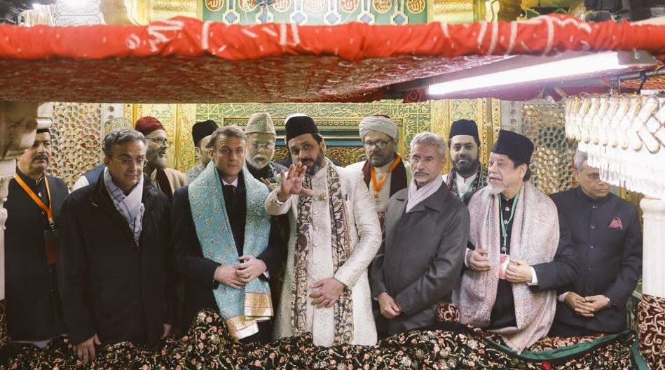 French President Emmanuel Macron reached Dargah Nizamuddin