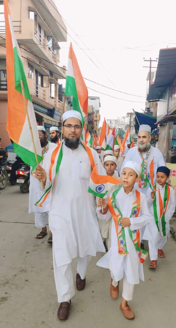 Jamiat and Madrasa Dar-e-Arqam took out Tiranga Yatra