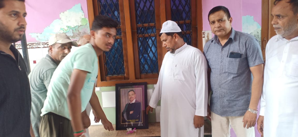 Tribute paid to senior journalist Firoz Akhtar on his first death anniversary